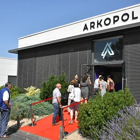 Quick Palace Nord Готель