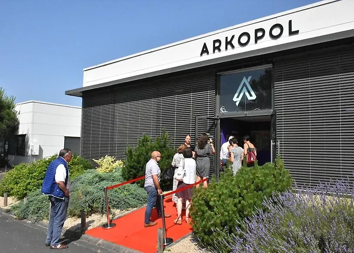 Quick Palace Nord Готель